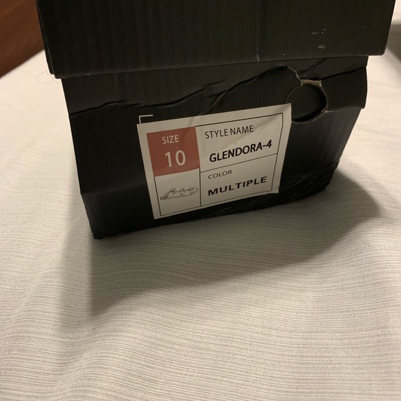 Sandals - Picture 2 of 2